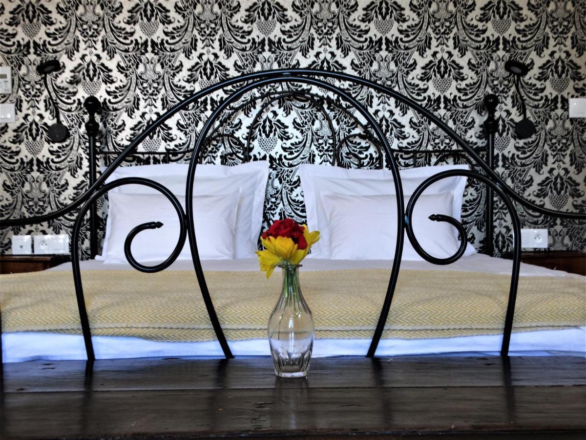 Chateau Montplaisir Charming B&B In Provence Valreas Bagian luar foto