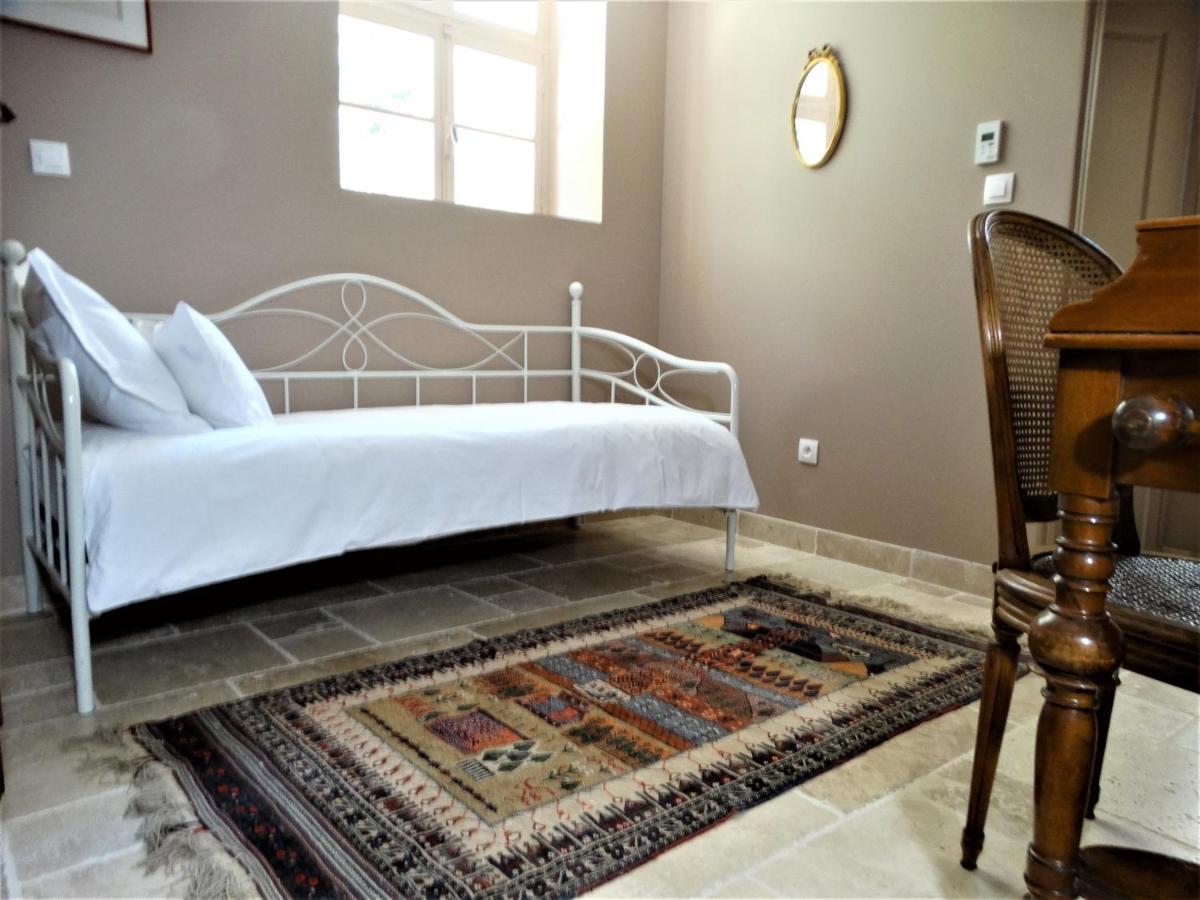 Chateau Montplaisir Charming B&B In Provence Valreas Bagian luar foto
