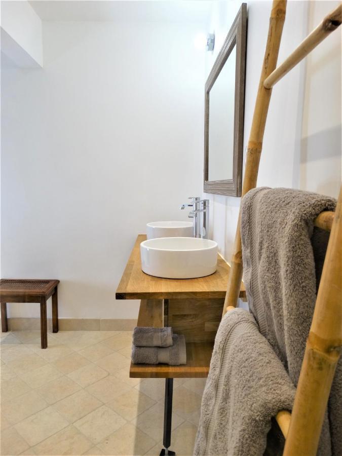 Chateau Montplaisir Charming B&B In Provence Valreas Bagian luar foto