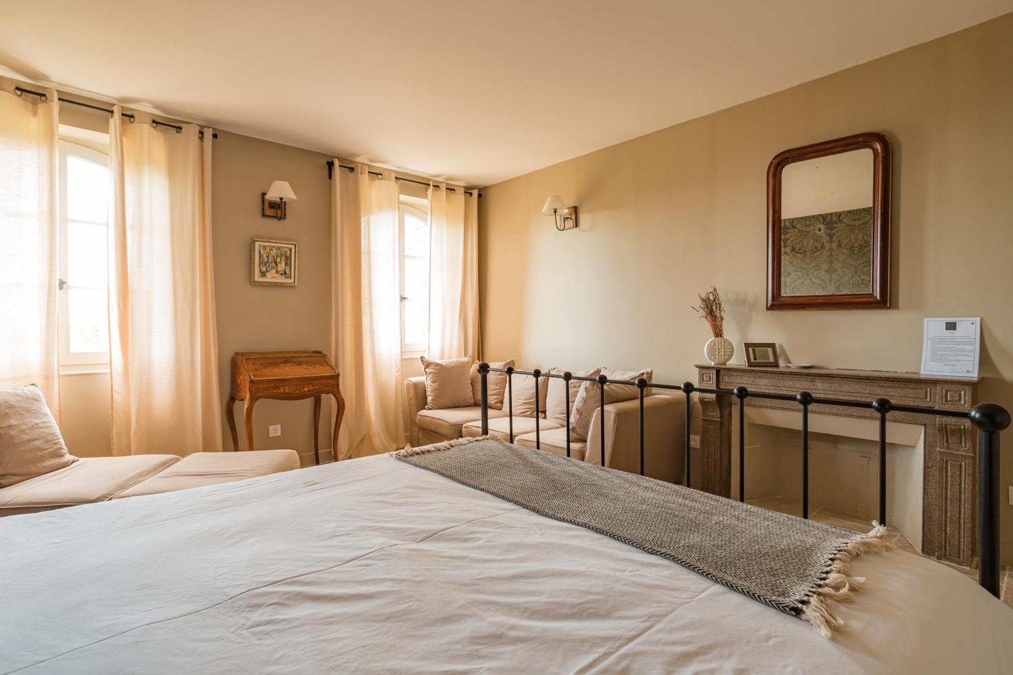 Chateau Montplaisir Charming B&B In Provence Valreas Bagian luar foto