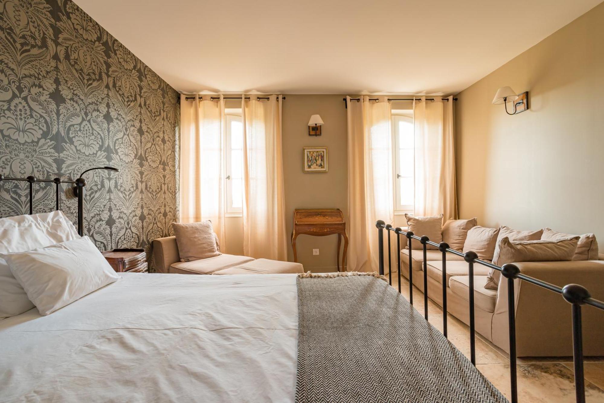 Chateau Montplaisir Charming B&B In Provence Valreas Bagian luar foto